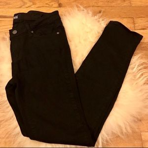 Paige Skyline Skinny Jeans